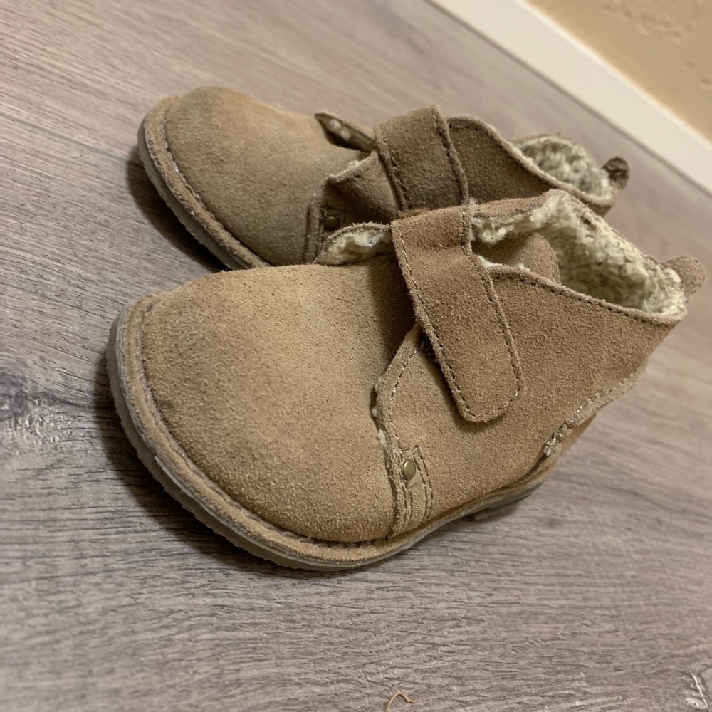 Genuine Kids by OshKosh Booties
